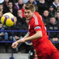 Kuyt-Gerrard Menangkan Liverpool