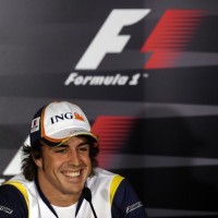 Alonso Kalahkan Hamilton di Inggris 