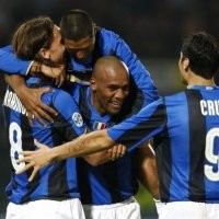 Dua Gol Ibra Kokohkan Inter di Puncak