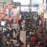 Rupiah Goyah, Penjualan Barang TI Jalan Terus