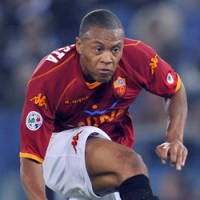 Roma Menangi Derby della Capitale