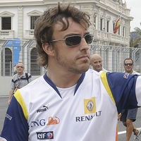 Alonso Bangga Kalahkan Hamilton