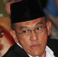 Aburizal Bakrie Berniat Mundur dari Kabinet