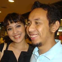 Pongki Jikustik Orbitkan Istri Jadi Penyanyi