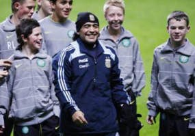 Punya Otak Sebrilian Kaki dan Tangan, Maradona?