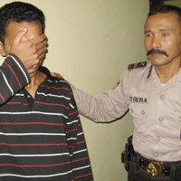 Terpengaruh Miras, Helmi Aniaya Dua Teman