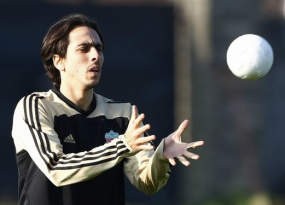 Frustasi, Benayoun Ancam Hengkang