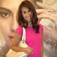 Feminin, Davina Jadi Miss Klasik