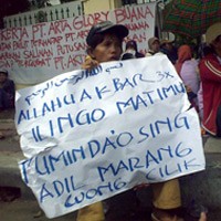 Ratusan Buruh Perusahaan Garmen Serbu PN