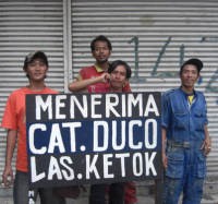 Mengintip Bisnis Cat & Las Ketok Jalanan di Senen