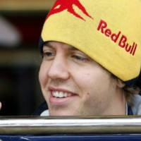 Vettel Kembali Memimpin di Hari Terakhir