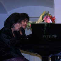 Duo Sudiarso Memukau di Ambassadors Concert, Ceko