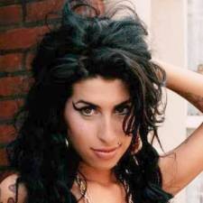 Take That Tulis Lagu Tentang Amy Winehouse