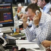 Dow Jones Tumbang 444 Poin, S&P Terendah dalam 13 Tahun