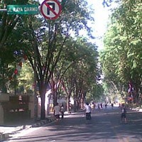 Empat JamTanpa Asap, Jalan Raya Darmo Ditutup