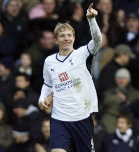 Spurs Tekuk 10 Pemain Blackburn