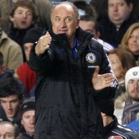 Newcastle Bikin Scolari Frustasi