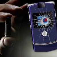Ponsel Selamatkan Pria Dari Tembakan Peluru