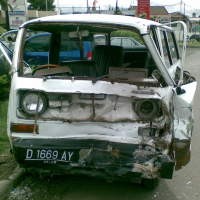 Tabrakan Karambol di Jalan Laswi