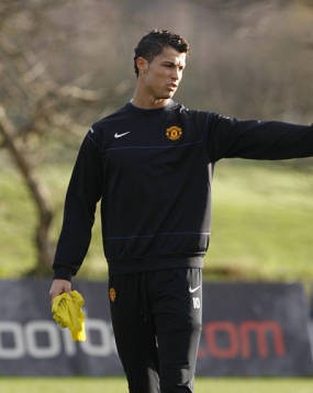 Ronaldo Siap Bermain