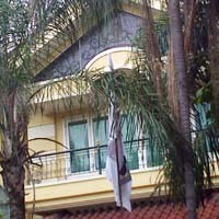 Bendera Gerindra Berkibar di Rumah Muchdi PR