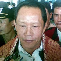 Bang Yos Masih Sulit Saingi Prabowo dan Wiranto