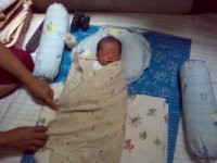 Bayi Masih Berari-ari Dibuang di Gang Kecil