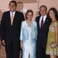 Bush, Kapal Perang, dan Salam Perpisahan