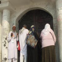 Rumah Tempat Kelahiran Rasulullah Dipenuhi Coretan