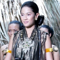 Film Dian Sastro Terhambat Krisis Bangkok