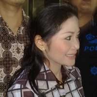 Usai Jadi Saksi, Kristina Bungkam