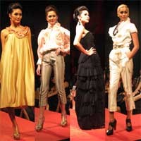 Touche: Karya Ari Seputra Yang Tepat Sasaran