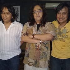 Kla Project Berburu Rapper di Facebook