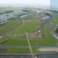 Dilarang Bawa Mobil Pribadi ke Donington Park 2010