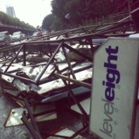 Hujan, Angin Kencang dan Petir Menyambar di Jaksel