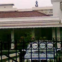 Banyak Cara Mengeruk Dana