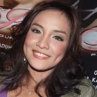 Intan Nuraini Memburu Nasi Pedas di Bali