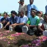 4 Korban Tewas Kecelakaan di Krian Dikubur Satu Liang