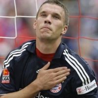 Podolski Bintang Setelah Robinho?