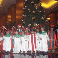 Berbagi Kasih dengan Berlian dan Lukisan 