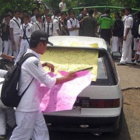 Kepsek SMAN 1 Banyuwangi Disandera Ratusan Siswa