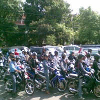 Premium Habis, Biker Terpaksa Dorong Motor
