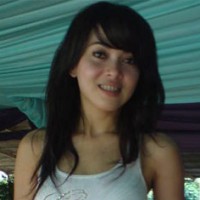 Gara-gara Cium Mobil Orang, Syahrini Dikejar-kejar