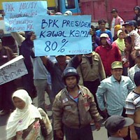 Gesekan dengan Polisi, Tiga Korban Lumpur Diamankan