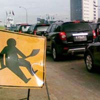 3 Mobil Tabrakan, Perempatan Fedex Makin Macet