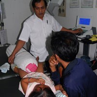 Windi Bocah Tanpa Anus Jalani Terapi Awal di RS Soetomo