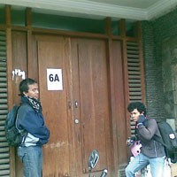 Kamar Acak-acakan, Ponsel Korban Hilang Diduga Dibawa Kabur