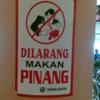 Larangan Makan Pinang di Bandara
