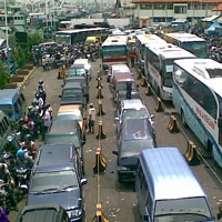 Tradisi Toron, Antrean di Dermaga Ujung Mengular