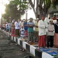 Salat Idul Adha di Surabaya Aman